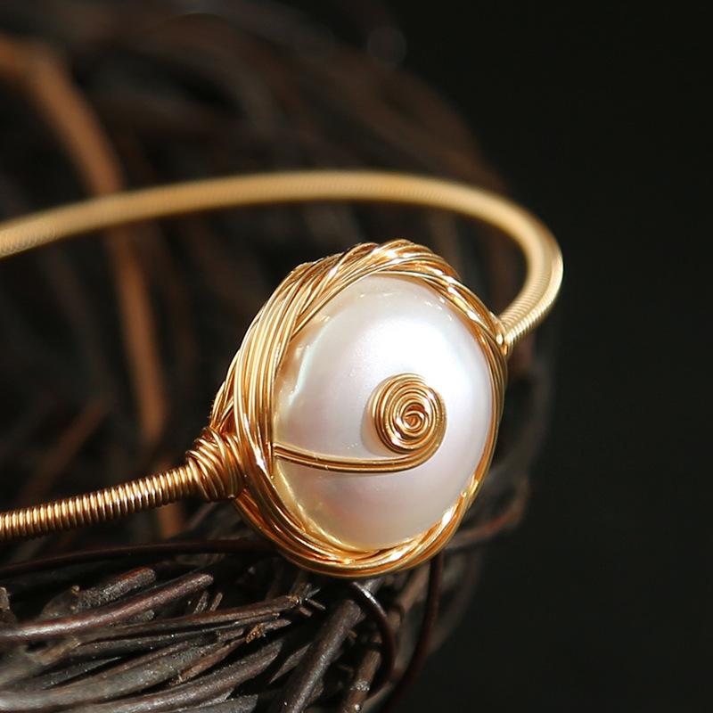 Striking and Aorable Freshwater Pearl Bracelet